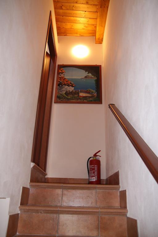 La Finestra Sotto La Rocca Apartment Cefalu Ruang foto