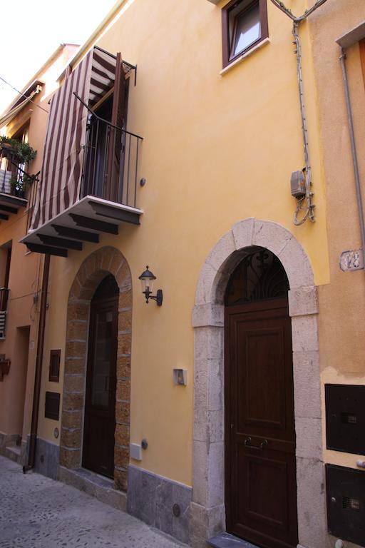 La Finestra Sotto La Rocca Apartment Cefalu Ruang foto