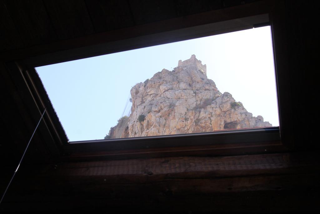 La Finestra Sotto La Rocca Apartment Cefalu Ruang foto