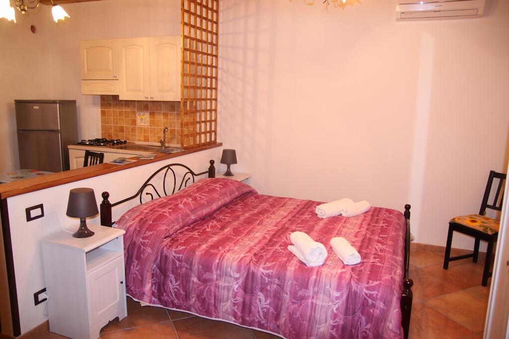 La Finestra Sotto La Rocca Apartment Cefalu Ruang foto